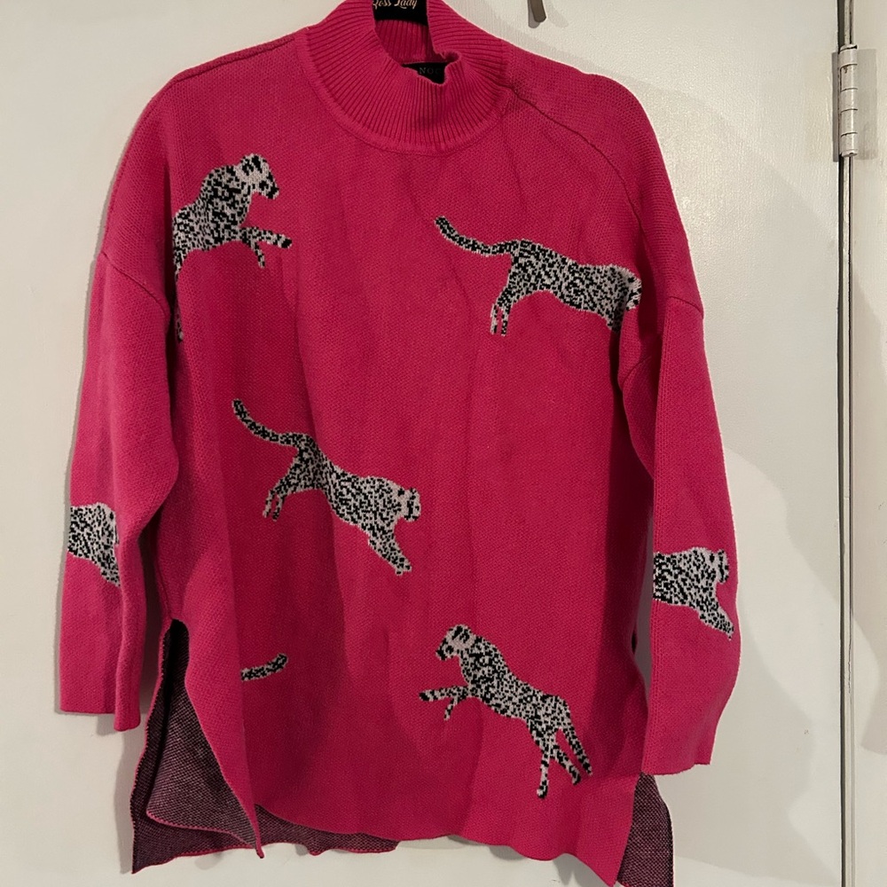 Oversized Pink Sweater with Leopards